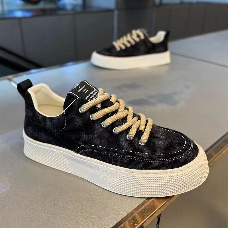 Damen Sneakers mit geräumiger Sohle von EB