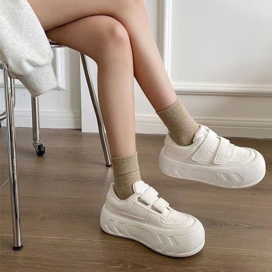 Damen Chunky Sneakers mit verstellbarem Klettverschluss und dämpfender Sohle EB