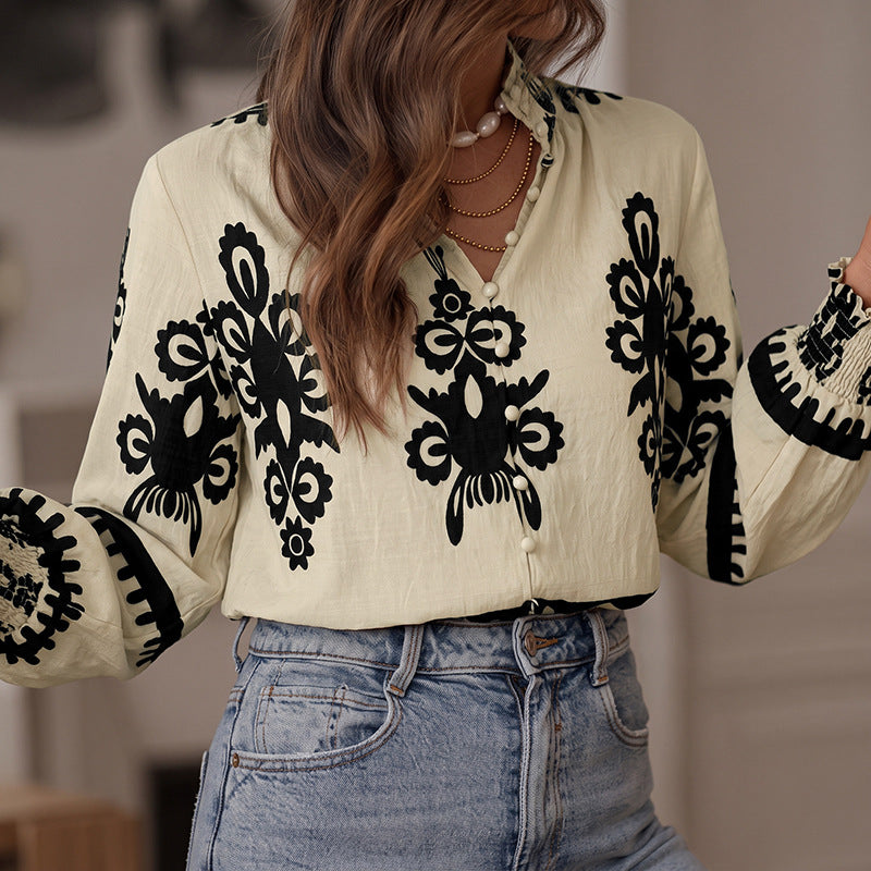Damen Bestickte Viskosebluse mit Stehkragen, Zierknopfleiste und Smokbündchen EB