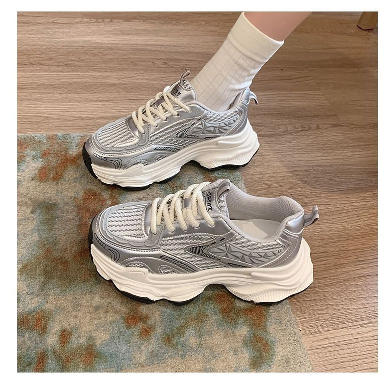 Damen Sportliche Sneakers mit atmungsaktiver Mesh-Oberfläche und designstarker Dämpfung EB