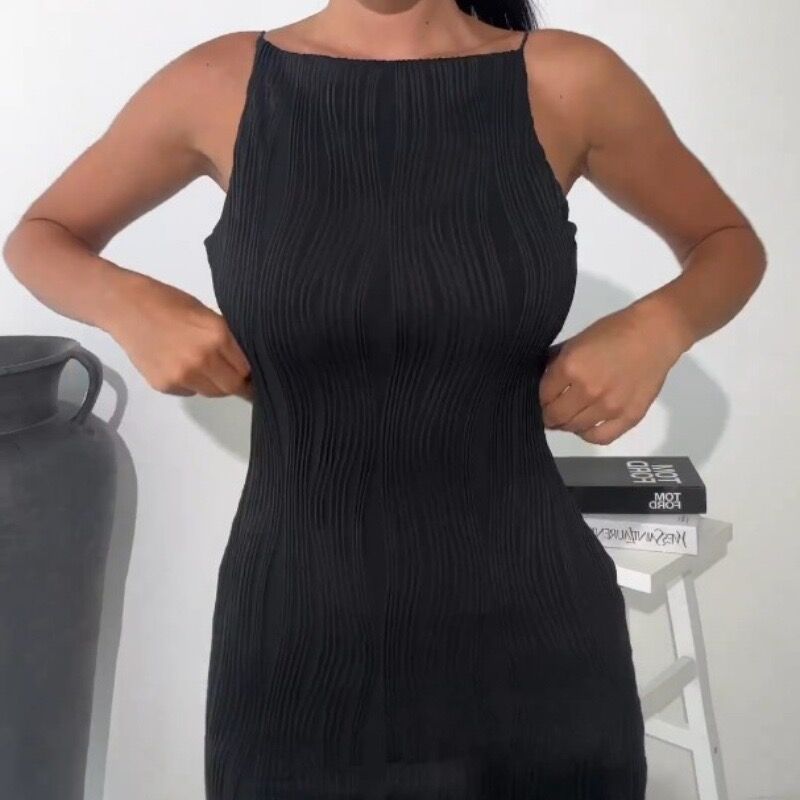 Damen Figurbetontes Mini-Kleid mit innovativer Rippstruktur EB