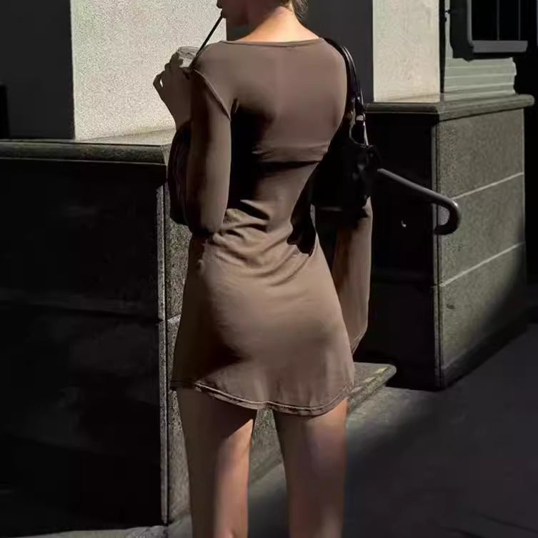 Damen Mini-Dress mit eleganten Trompetenärmeln und figurformendem Schnitt EB