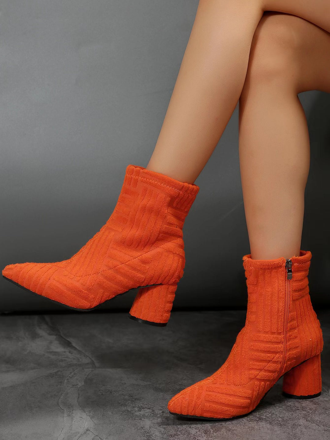 Damen Stiefeletten mit zeitgemäßem Strickdesign und komfortablem Blockabsatz EB
