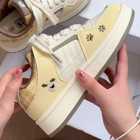 Damen Freizeitsneakers mit karierter Applikation und weicher Polsterung EB