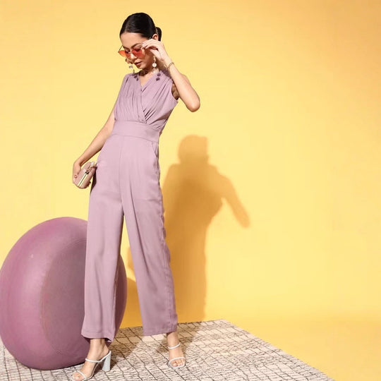 Damen Jumpsuit mit elegantem V-Ausschnitt von EB