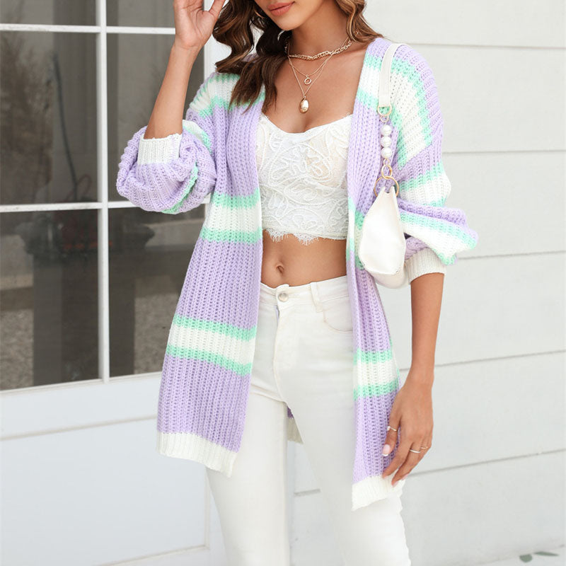 EB | Gestreifter Strickjacke