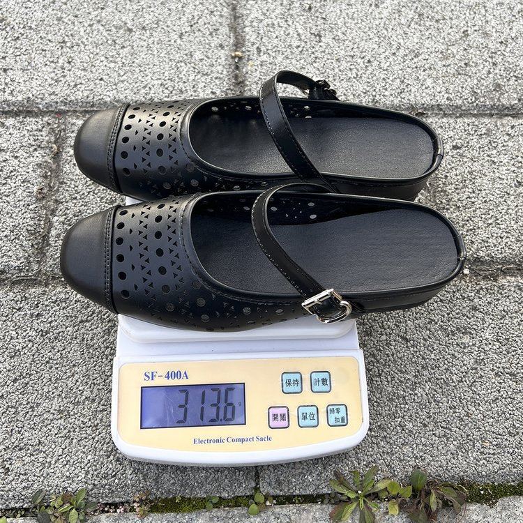 Damen Komfortable Slip-On Sandaletten mit perforierten Designs und verstellbarem Riemen EB