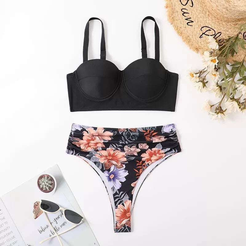 Damen Bikini-Set mit gepolstertem Oberteil und modischen floralem Slip EB