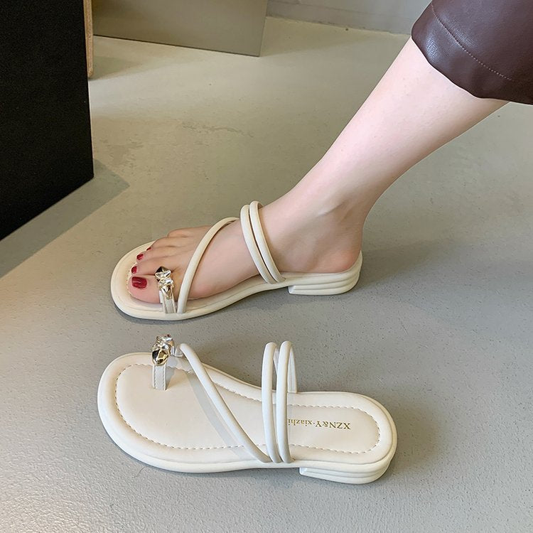 Damen elegante Zehensteg-Sandalen mit glamourösem Schmuckdetail EB
