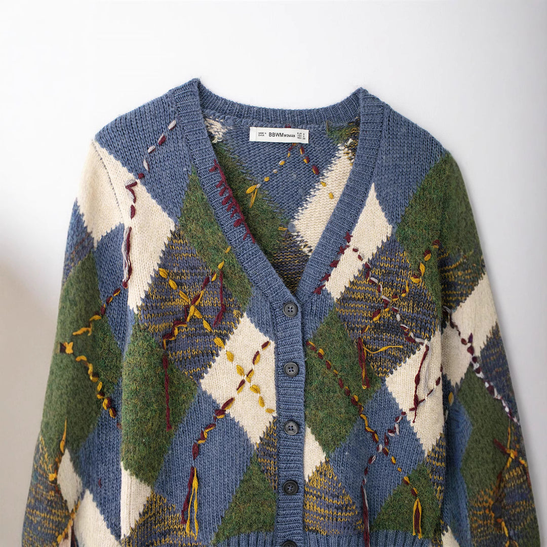 Damen Modische Strickjacke mit Zopfmuster und dekorativer Stickerei EB