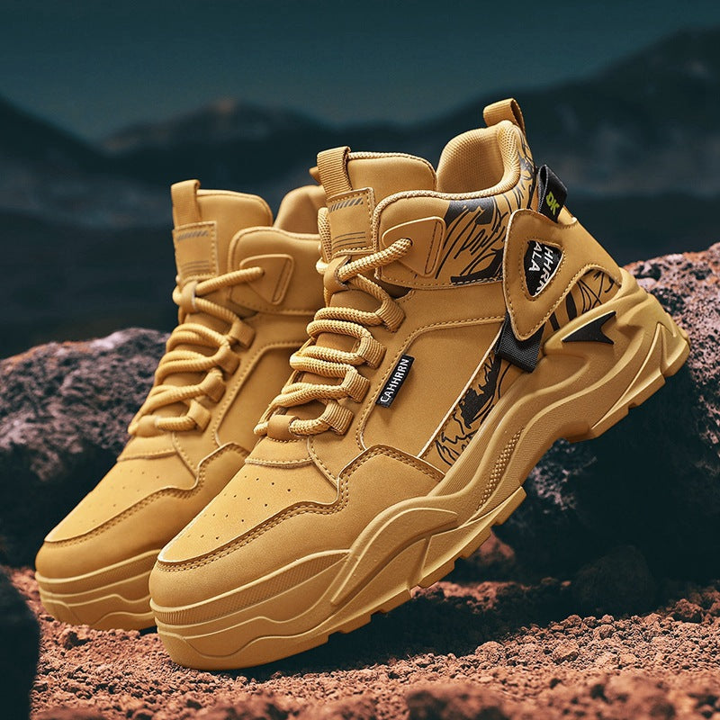 Herren robuste Outdoor-Chunky-Sneaker mit wattierter Knöchelmanschette, verblockter Plateau-Sohle und dekorativem Overlay-Detail EB