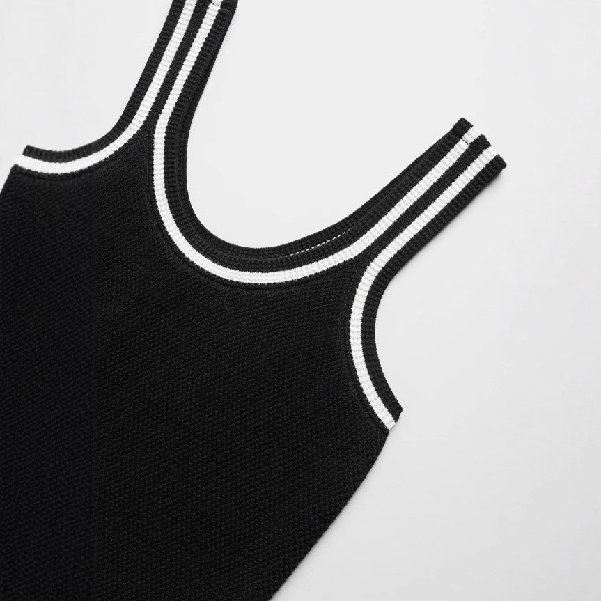 Damen sportliches Strickkleid mit Racerback-Design und figurbetontem Schnitt EB