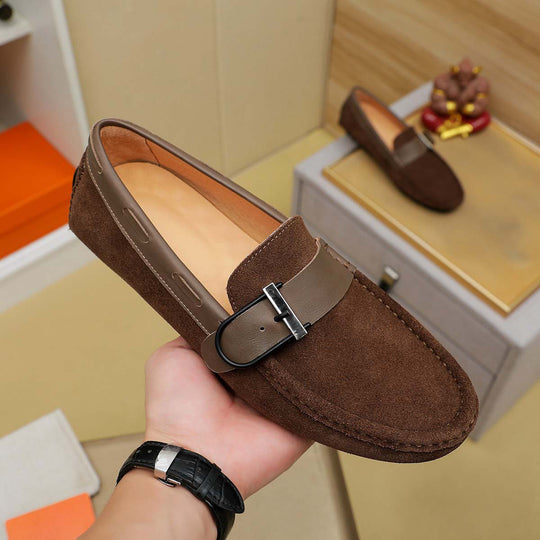Damen Mokassins aus weichem Wildleder mit stilvollem Metallverschluss EB