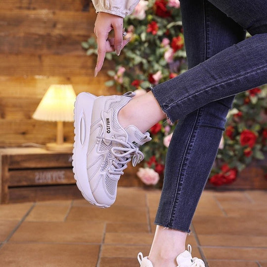 Damen Sportliche Air-Sneaker mit atmungsaktiver Mesh-Oberfläche EB