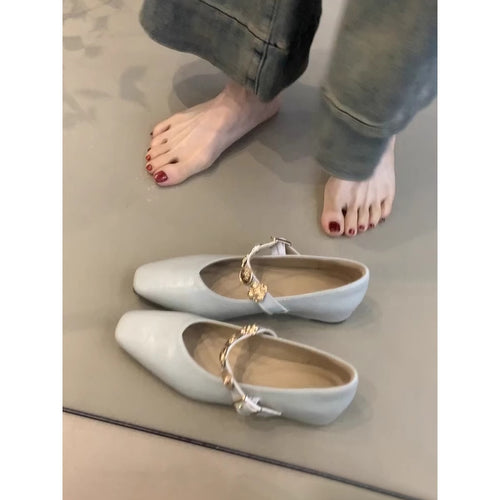 Damen elegante Ballerinas mit zartem Riemchen und luxuriösem Schmuckdetail EB