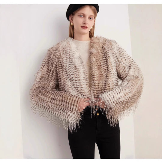 Damen Luxuriöse Couture-Kurjacke aus Kunstpelz mit detailreicher Struktur EB