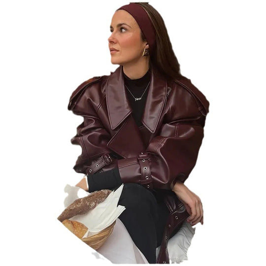 Damen modische Kunstlederjacke mit oversized Schnitt und auffälligen Schulterpartien EB