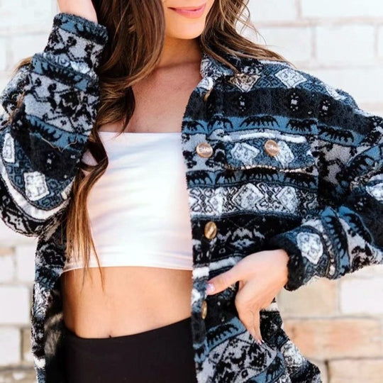 Damen Langärmlige Fleecejacke mit trendy Muster und Knopfleiste EB