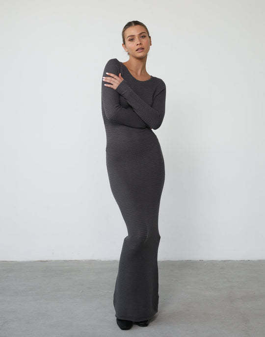Damen figurbetontes Maxikleid aus hochwertigem Rippstrickstoff mit tiefem Ausschnitt EB