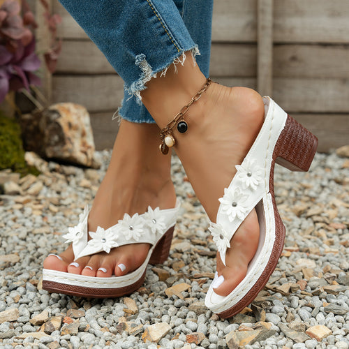 Damen Wedge-Sandaletten mit floralen Applikationen und rutschfester Sohle EB