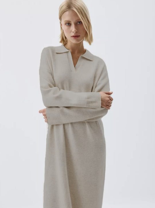 Damen Übergröße Strickkleid mit modernem Polokragen und langen Ärmeln EB