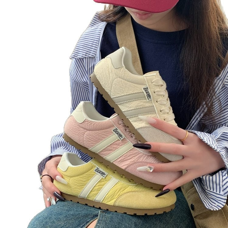 Damen Sportliche Sneakers mit strukturiertem Obermaterial und rutschfester Sohle EB