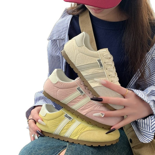 Damen Sportliche Sneakers mit strukturiertem Obermaterial und rutschfester Sohle EB