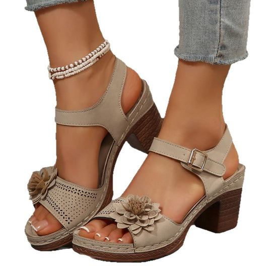 Damen Elegante Sandalen mit floralen Akzenten und komfortabler Sohle EB