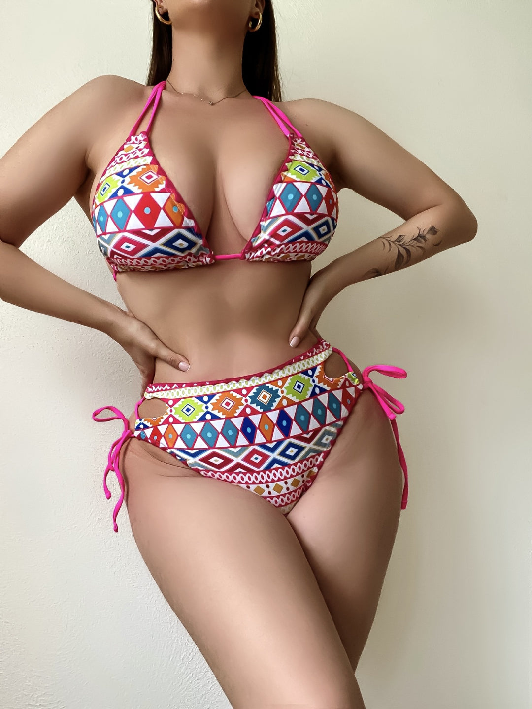 Damen Triangel-Bikini mit modernem Ethno-Druck EB