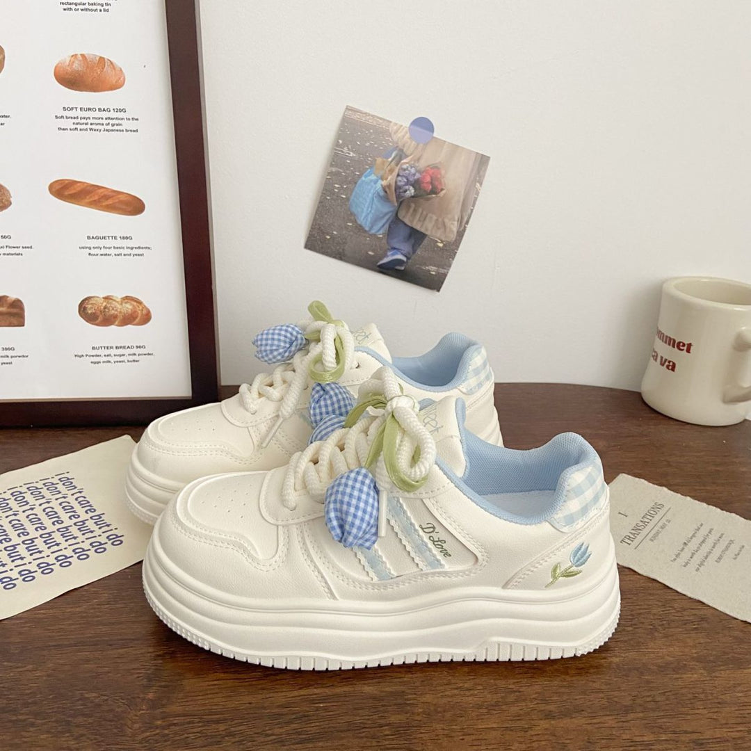 Damen Sportliche Sneakers mit verspielten Applikationen und dämpfender Sohle EB