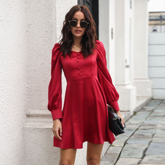 Damen Satin Kleid mit Knopfdetails und Puffärmeln EB