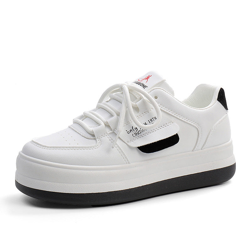 Damen Sportliche Sneakers mit erhöhtem Profil und flexibler Sohle EB