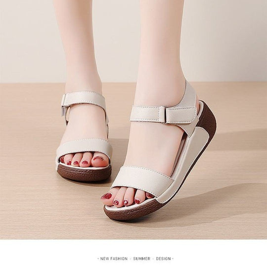 Damen Wedge-Sandalen mit verstellbarem Riemendesign und komfortablem Fußbett EB