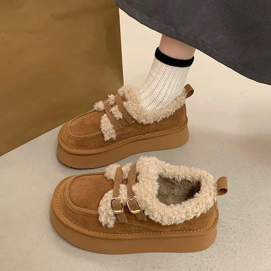 Damen bequeme Platformsneaker mit modischem Flauscheinsatz und elegantem Doppelklettverschluss EB
