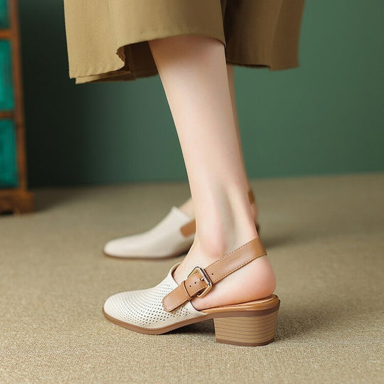 Damen Halbschuhe mit geschlossener Schuhspitze und verstellbarem Riemen EB