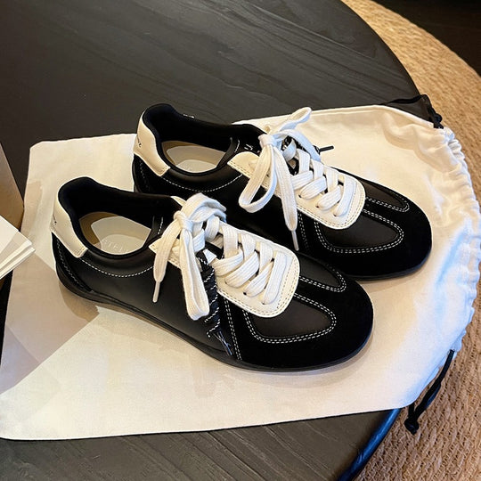 Damen Sportliche Sneakers mit atmungsaktivem Obermaterial und stylischen Schnürdetails EB