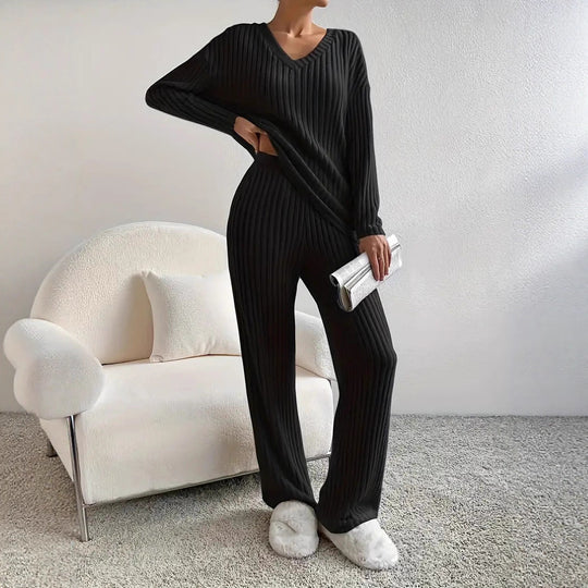 Damen Strickanzug mit lässigem V-Ausschnitt EB