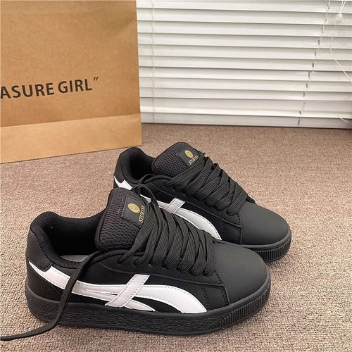 Damen Sportliche Sneaker mit bequemen Schnürsystem und atmungsaktiver Oberfläche EB