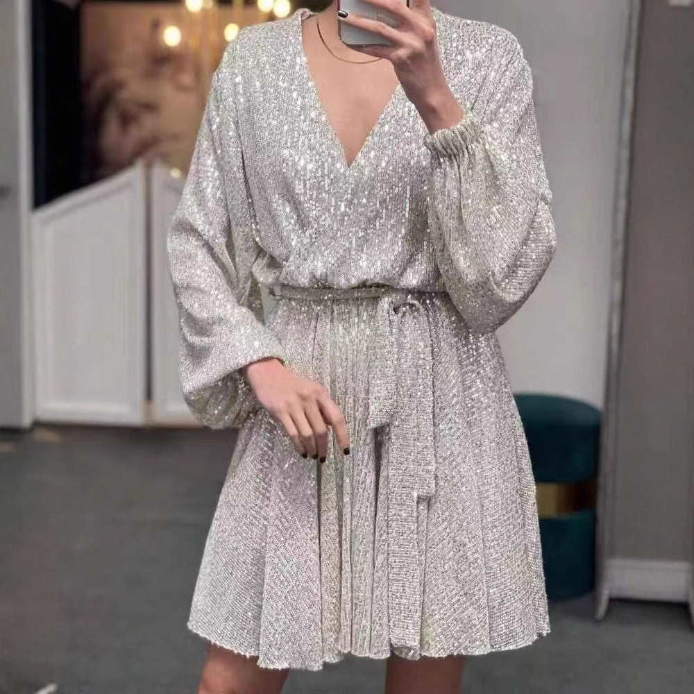 Damen Glamouröses Feierabendkleid mit funkelnden Pailletten und leichtem V-Ausschnitt EB