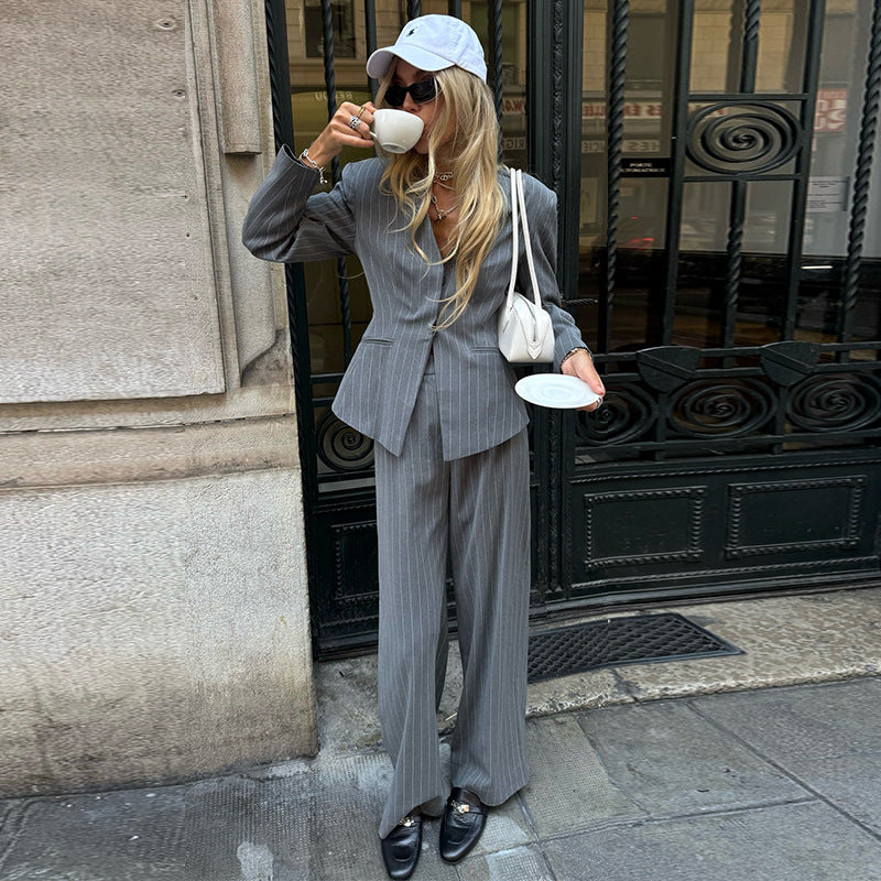 Damen eleganter Zweiteiler-Anzug mit Streifen EB