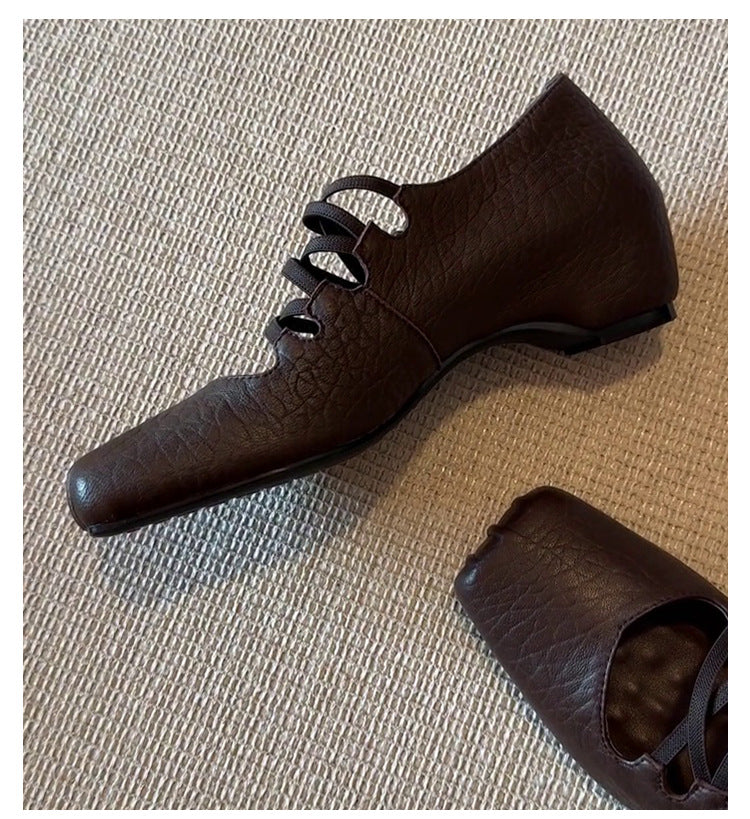 Damen Ballerina-Schuhe mit innovativer Riemenführung und weichem Leder EB