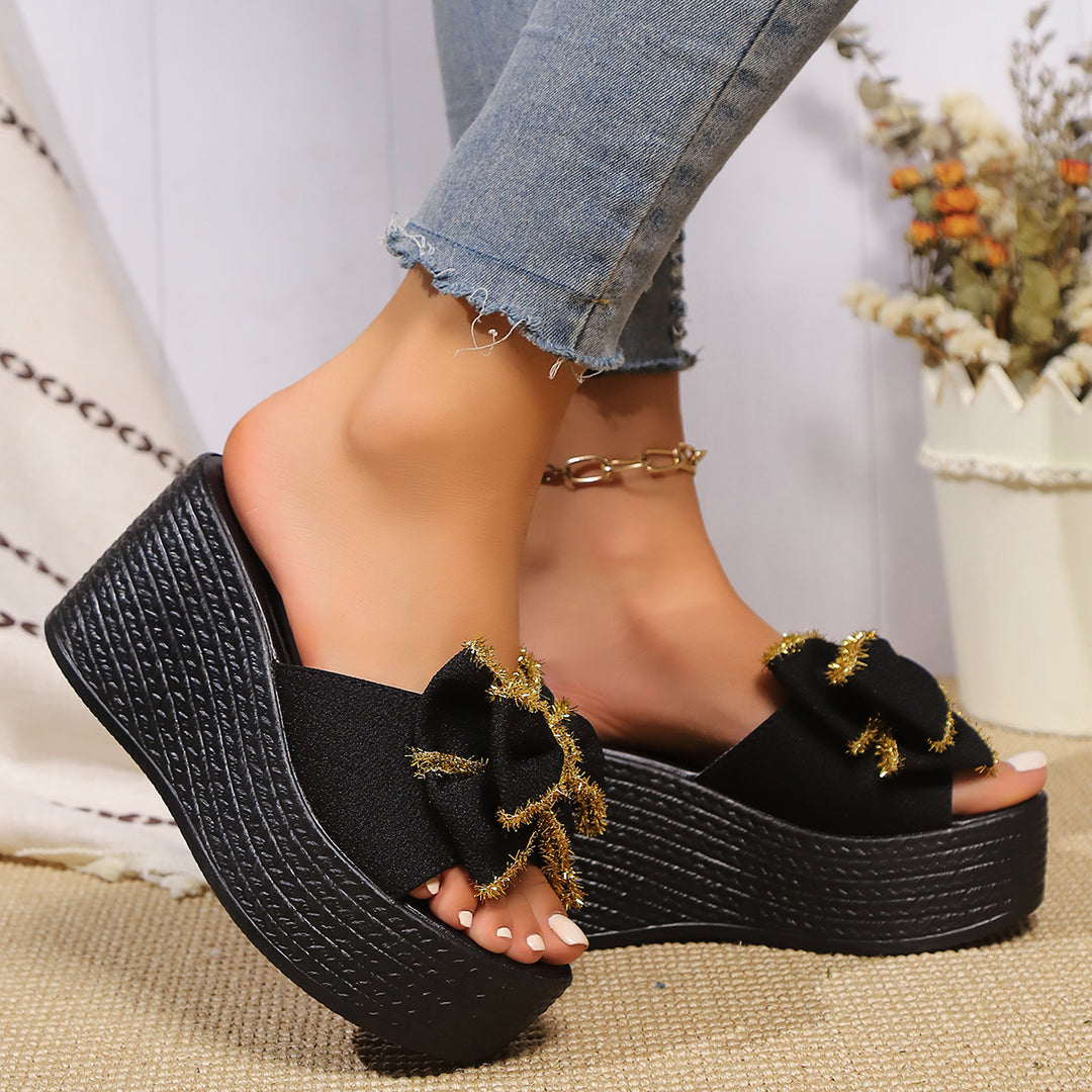 Damen nan Keil-Pantolette mit großer Schleife und funkelnder Zierborte EB