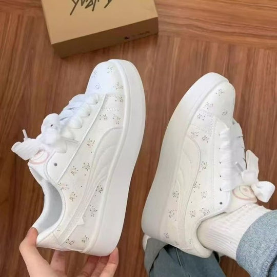 Damen Sneakers mit verspieltem Blumenmuster und komfortabler Sohle EB