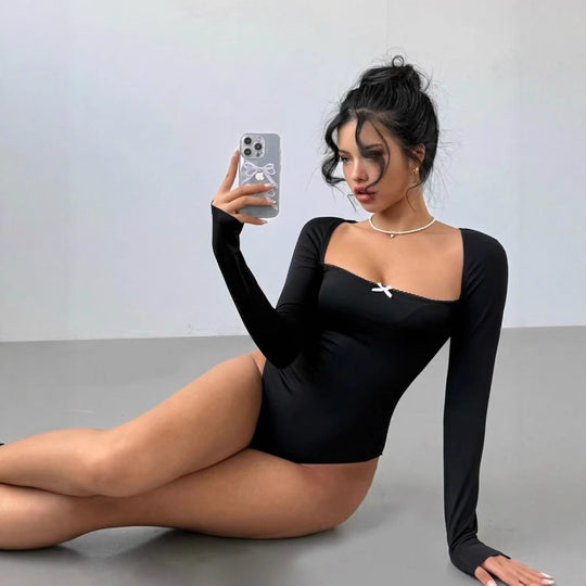 Damen Figurbetontes Langarm-Body mit elegantem Ausschnitt EB