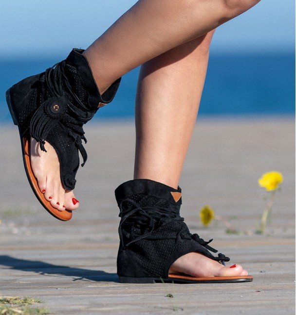 Damen modische Clogs mit atmungsaktiver Perforation und trendiger Schnürung EB