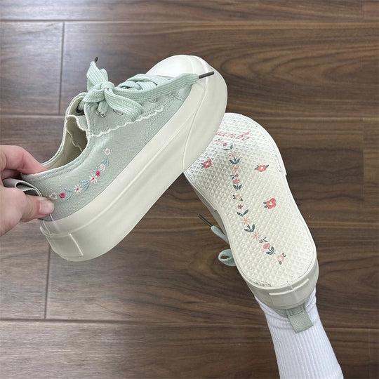 Damen Trendige Freizeitsneaker mit verspielten Rüschen-Details und dämpfender Sohle EB