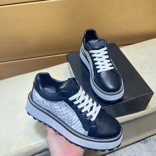 Damen Sneaker mit eleganter Tweed-Oberfläche und verstärkter Sohle EB