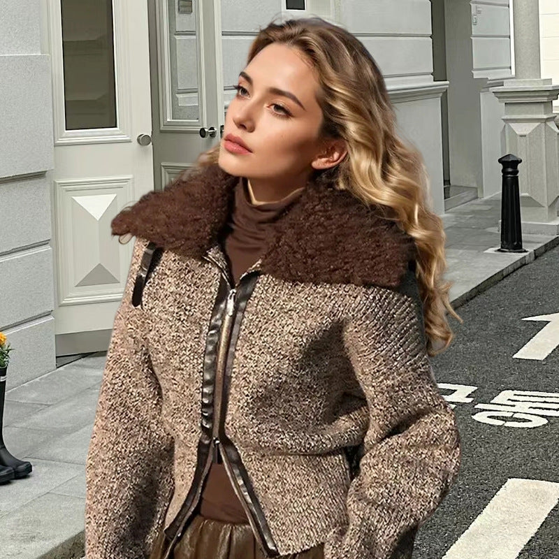 Damen Strickjacke mit kontrastierendem Kragen und seitlichem Reißverschluss EB