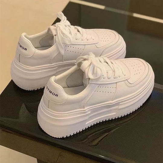 Damen Plateau-Sneaker mit luftiger Oberflächenstruktur und bequemer Polsterung EB