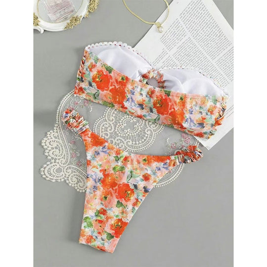 Damen Bandeau-Bikini mit romantischem Rüschendesign und verführerischem Blumenmuster EB